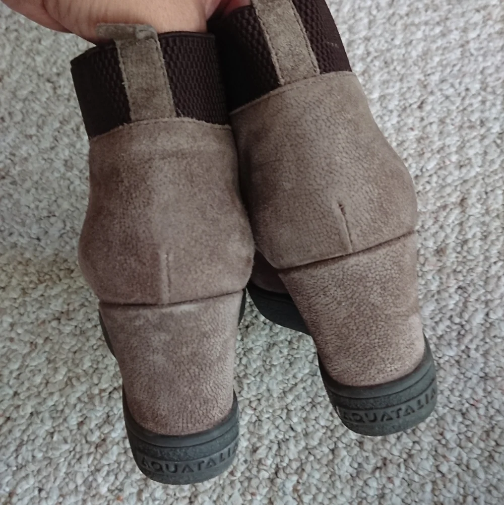 Aquatalia Claire Waterproof Suede Wedge ankle Bootie size 7.5